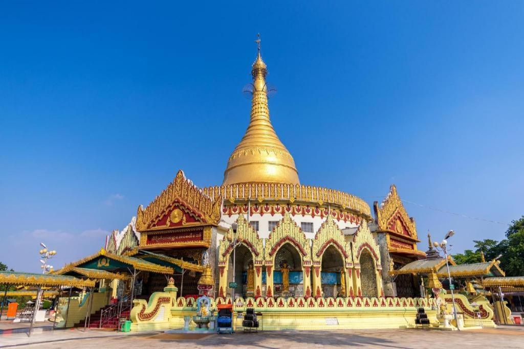 8Day Hotel Rangoon Buitenkant foto