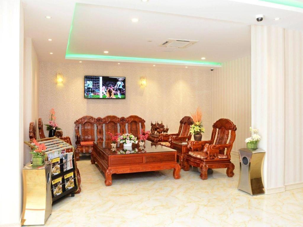 8Day Hotel Rangoon Buitenkant foto