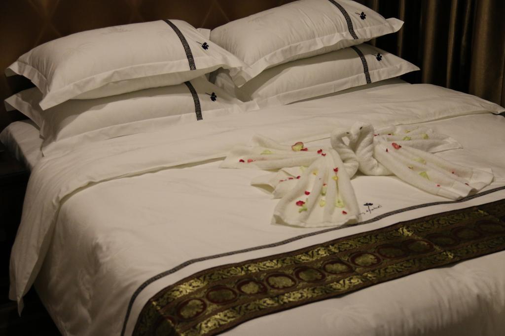 8Day Hotel Rangoon Kamer foto
