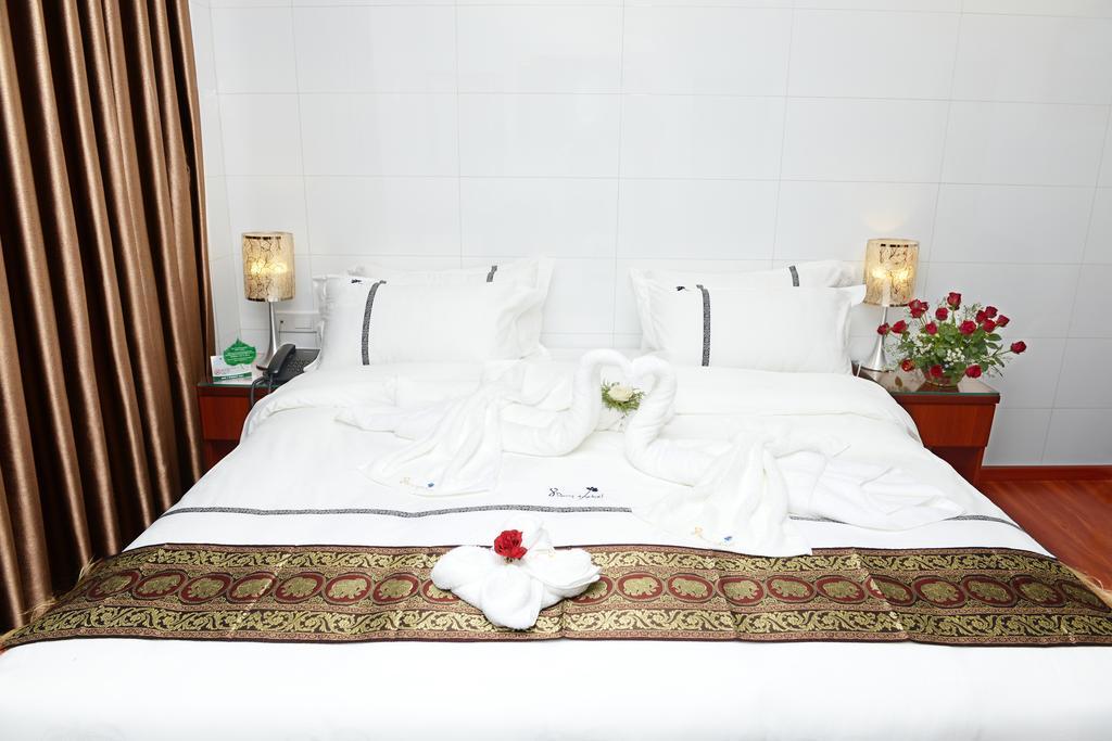 8Day Hotel Rangoon Kamer foto