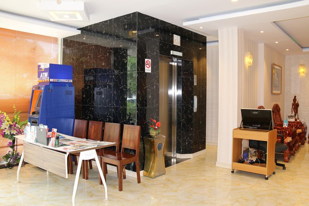 8Day Hotel Rangoon Buitenkant foto
