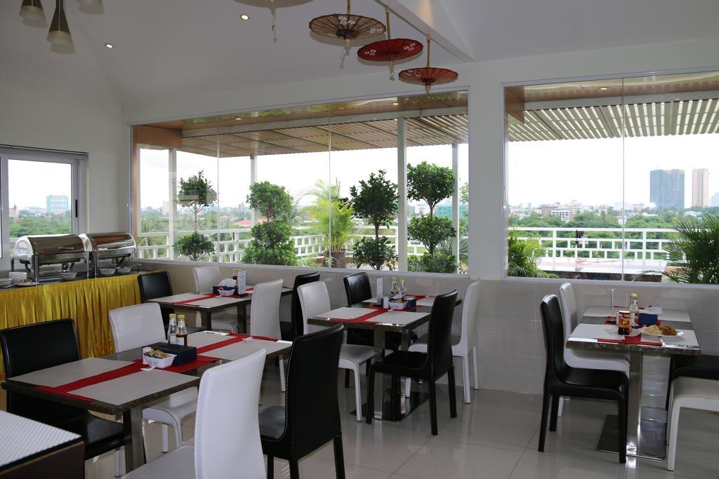 8Day Hotel Rangoon Buitenkant foto